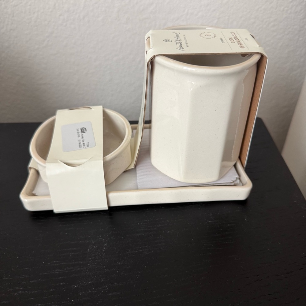 NWT Hearth & Hand Desk Organizer Ceramic - Picture 4 of 5